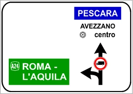 Preavviso incrocio urbano, con divieto di transito per una categoria di veicoli
