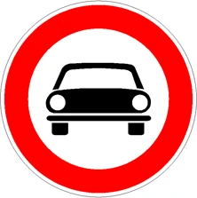 Divieto di transito ai veicoli con 3 o più ruote