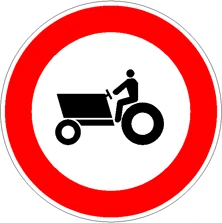 Divieto di transito alle macchine agricole